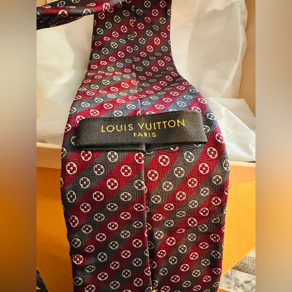 Louis Vuitton Silk Tie Striped Vintage Luxury 100% Silk With box Quiet Luxury - Picture 3 of 4